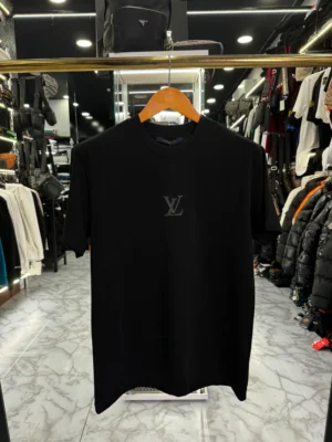 Classique Louis Vuitton T-shirt Noir – Logo Discret et Élégant